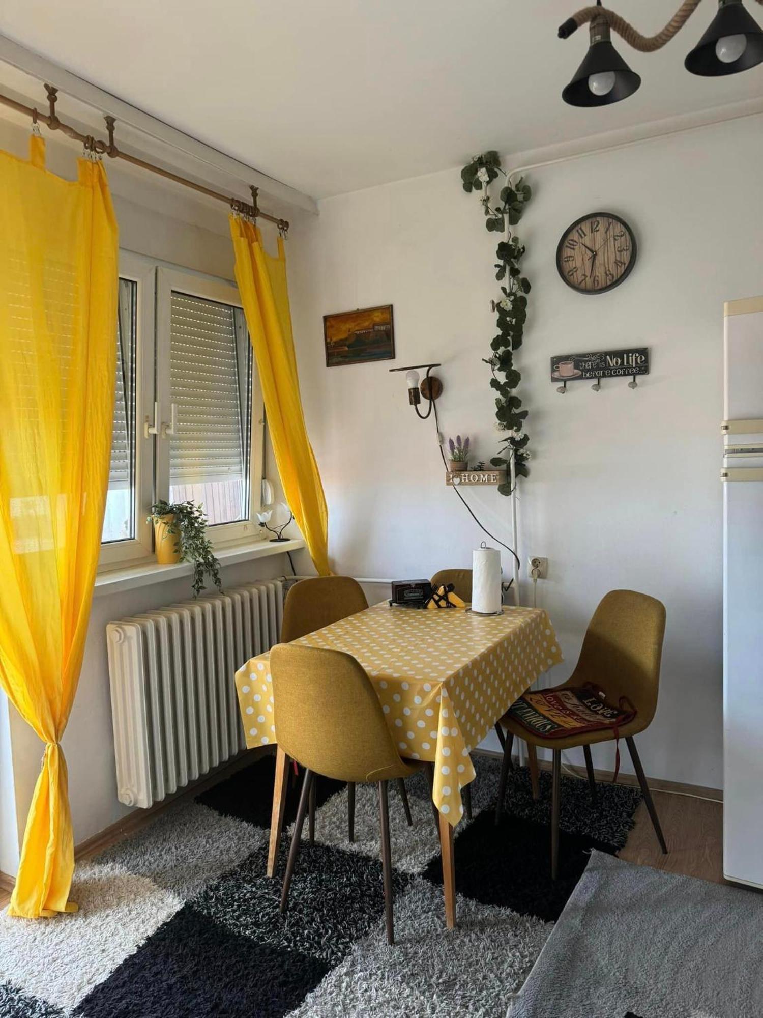 Apartment Sweet Blue *